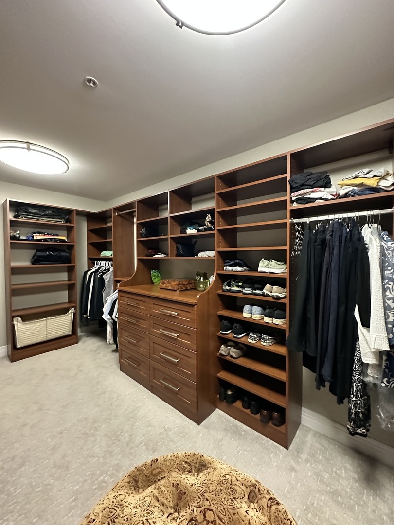 600 N LAKE SHORE Drive Unit: 2712