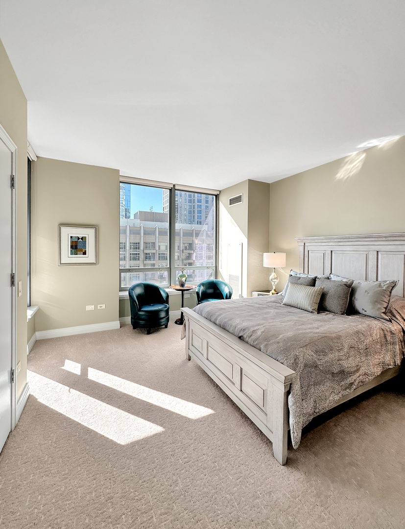 600 N LAKE SHORE Drive Unit: 2712