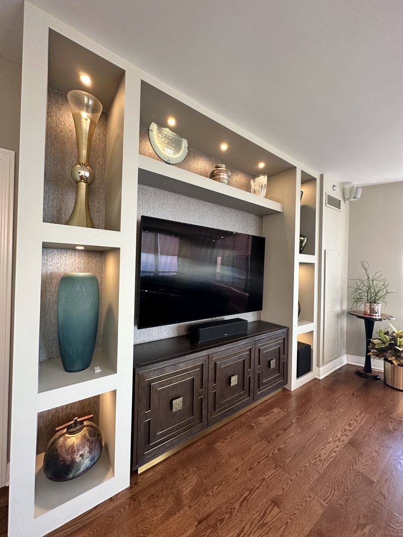 600 N LAKE SHORE Drive Unit: 2712