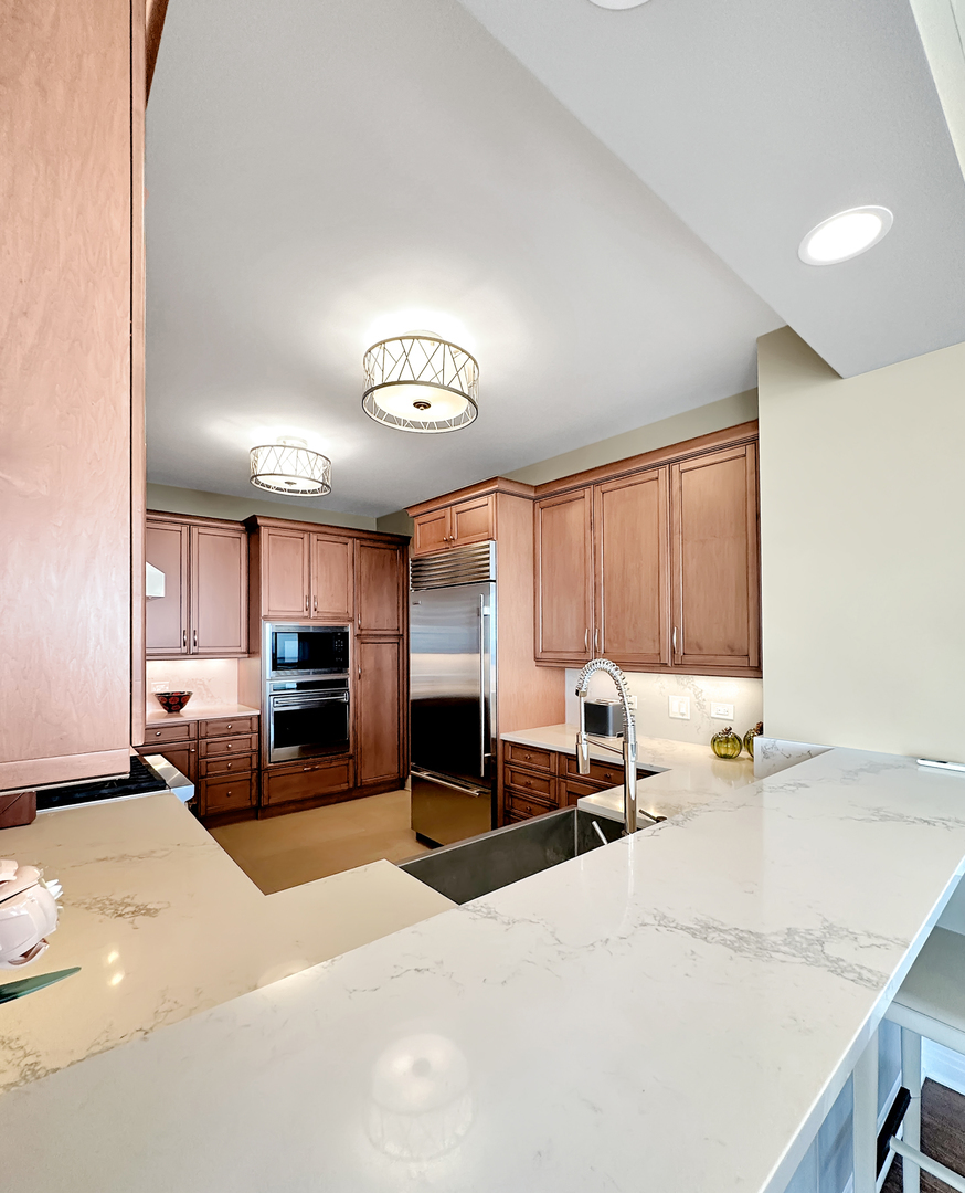 600 N LAKE SHORE Drive Unit: 2712