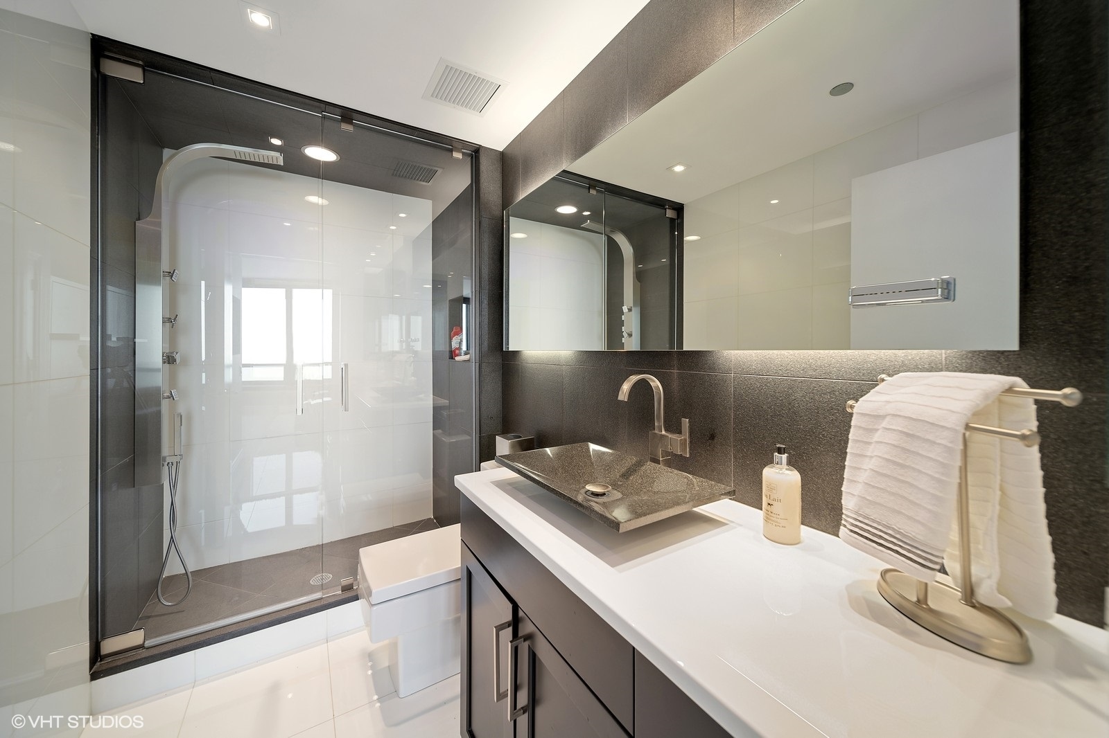 600 N Lake Shore Drive Unit: 4612