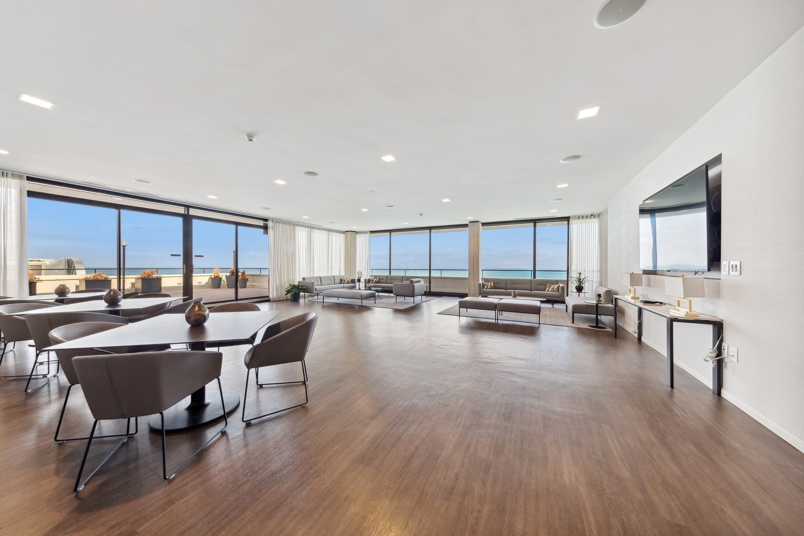 1212 N Lake Shore Drive Unit: 13CN