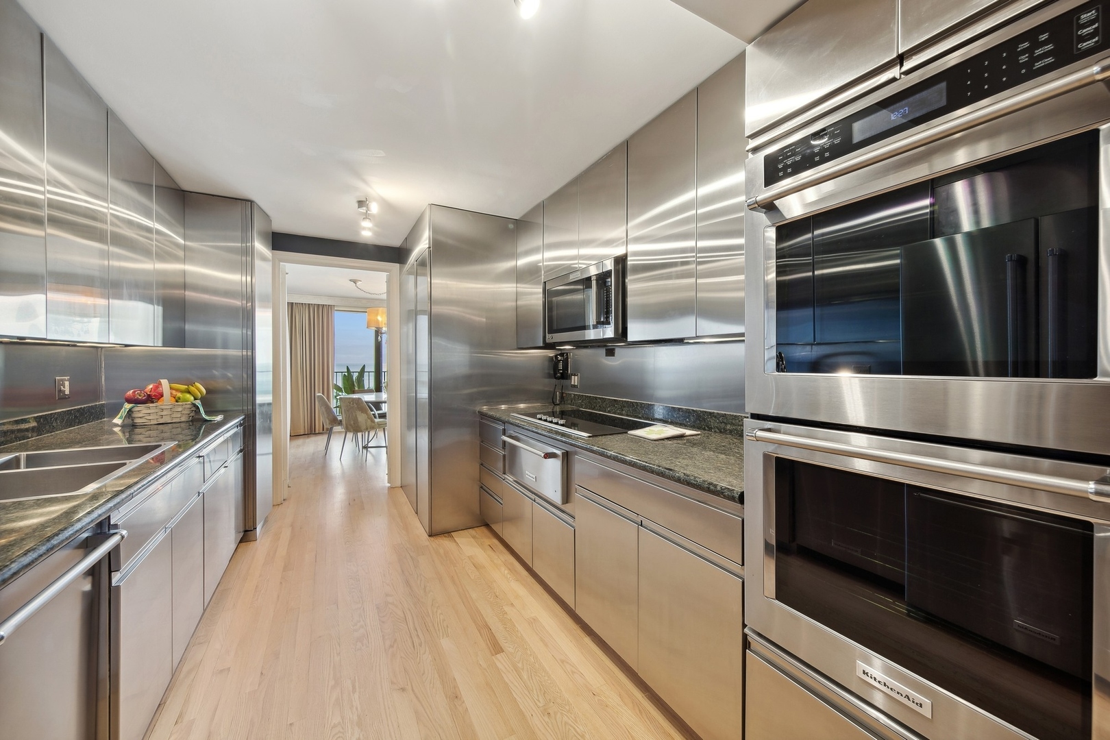 1212 N Lake Shore Drive Unit: 13CN