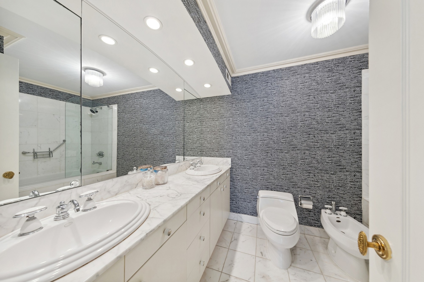 1212 N Lake Shore Drive Unit: 13CN