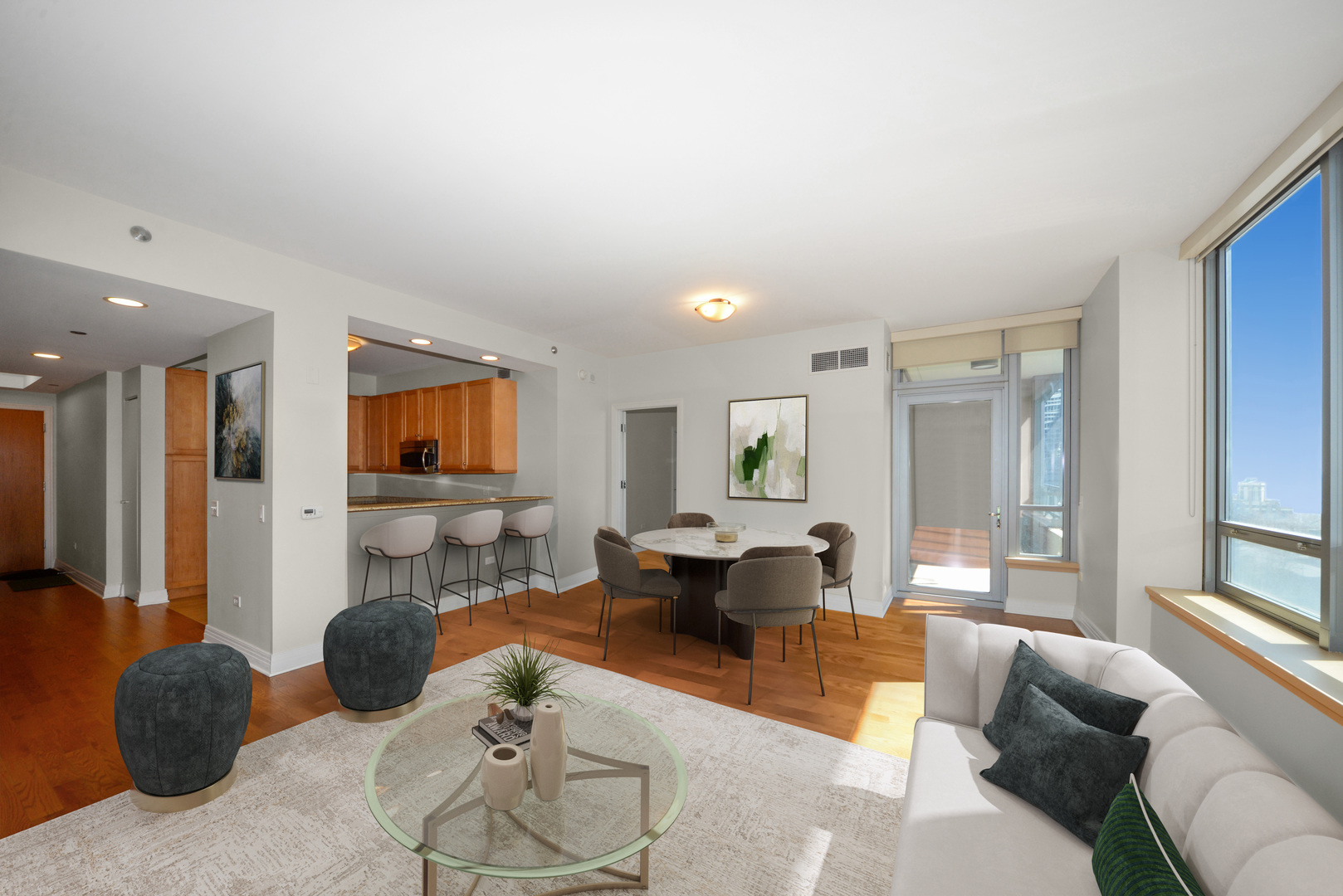 600 N Lake Shore Drive Unit: 907