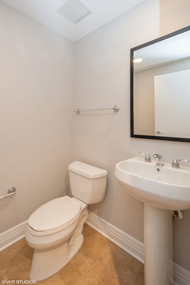 600 N Lake Shore Drive Unit: 2610
