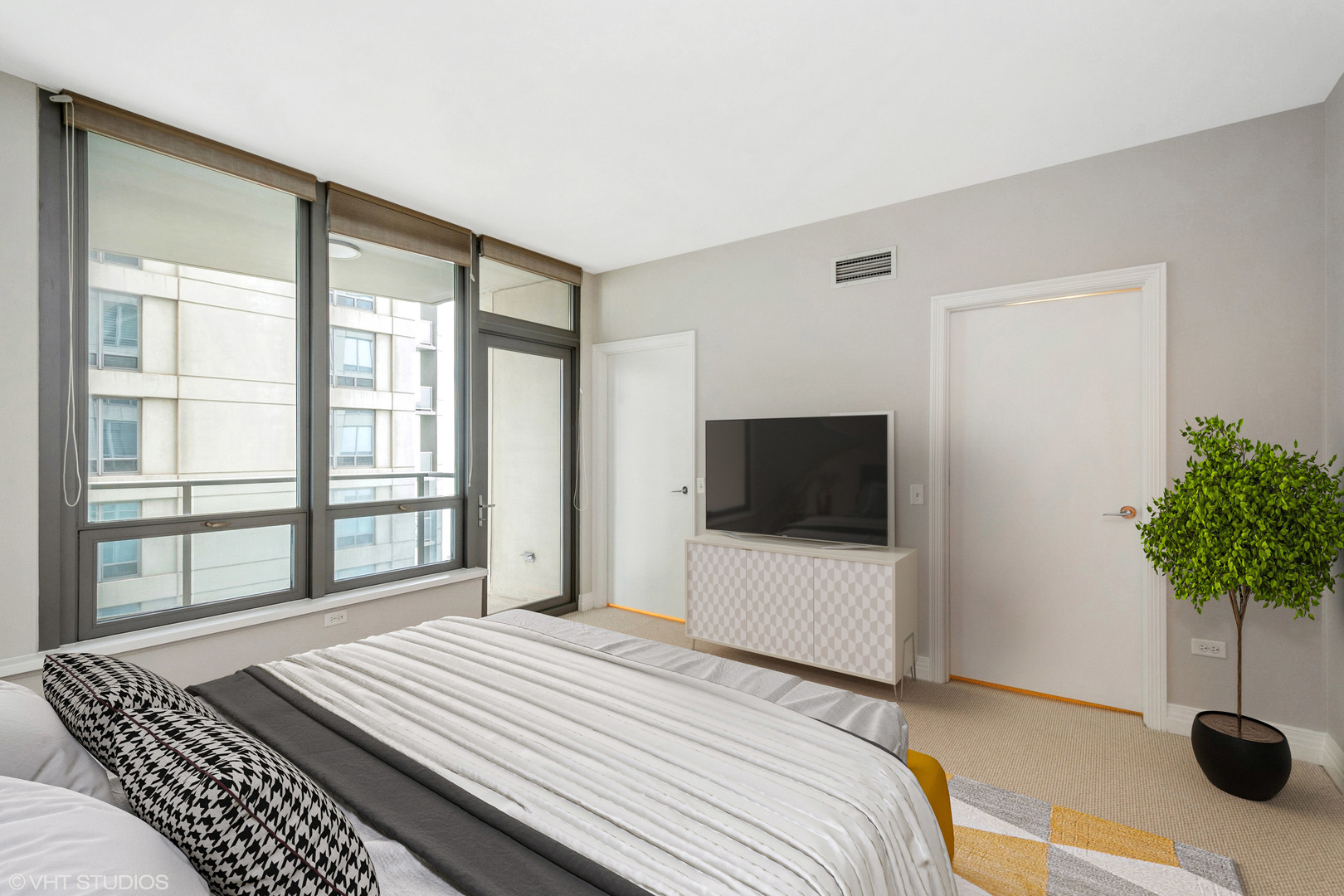 600 N Lake Shore Drive Unit: 2610