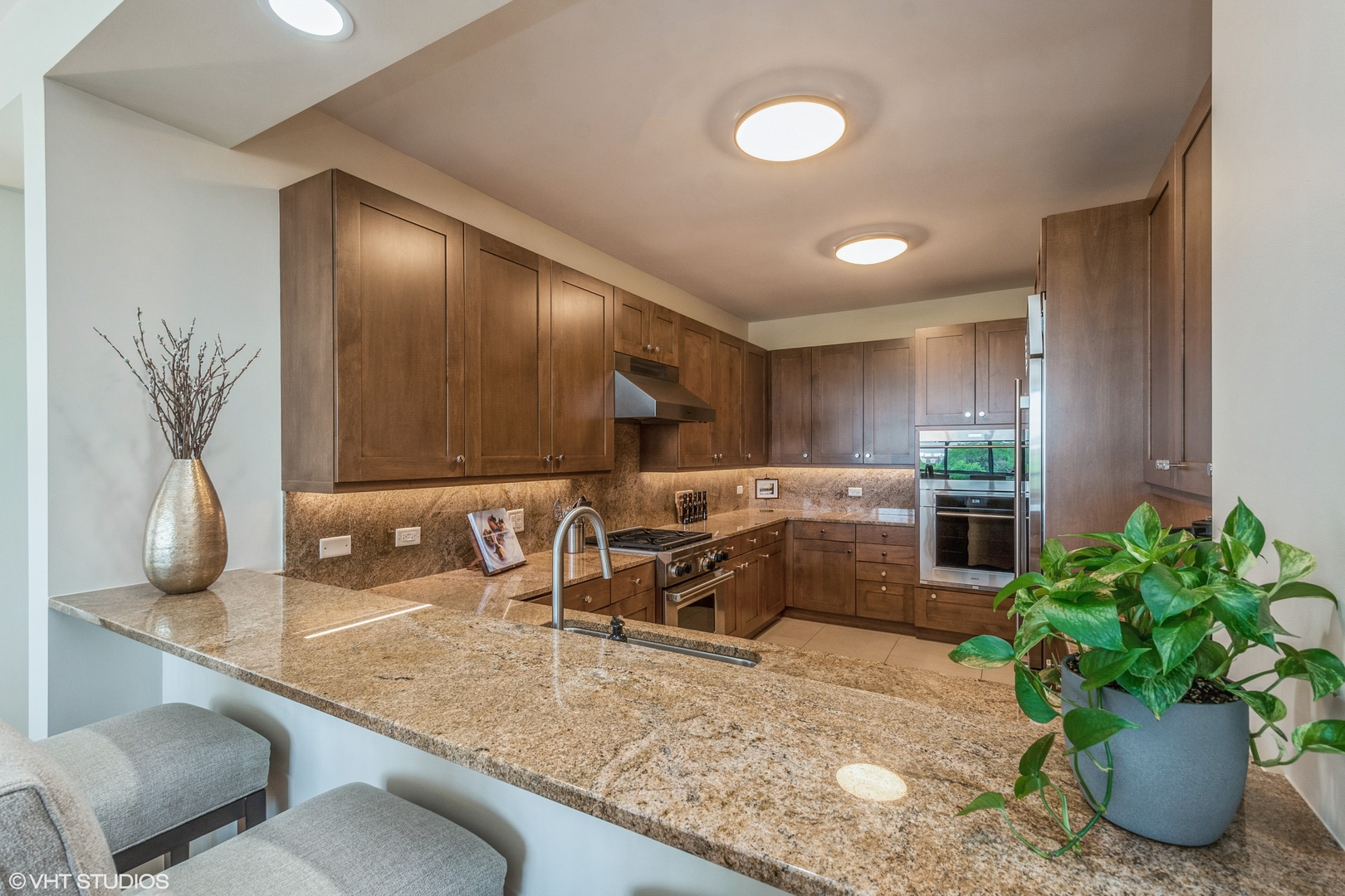 600 N LAKE SHORE Drive Unit: 512