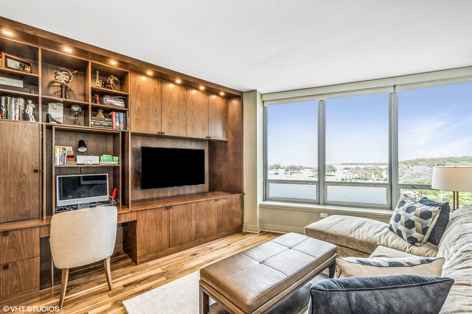 600 N LAKE SHORE Drive Unit: 512