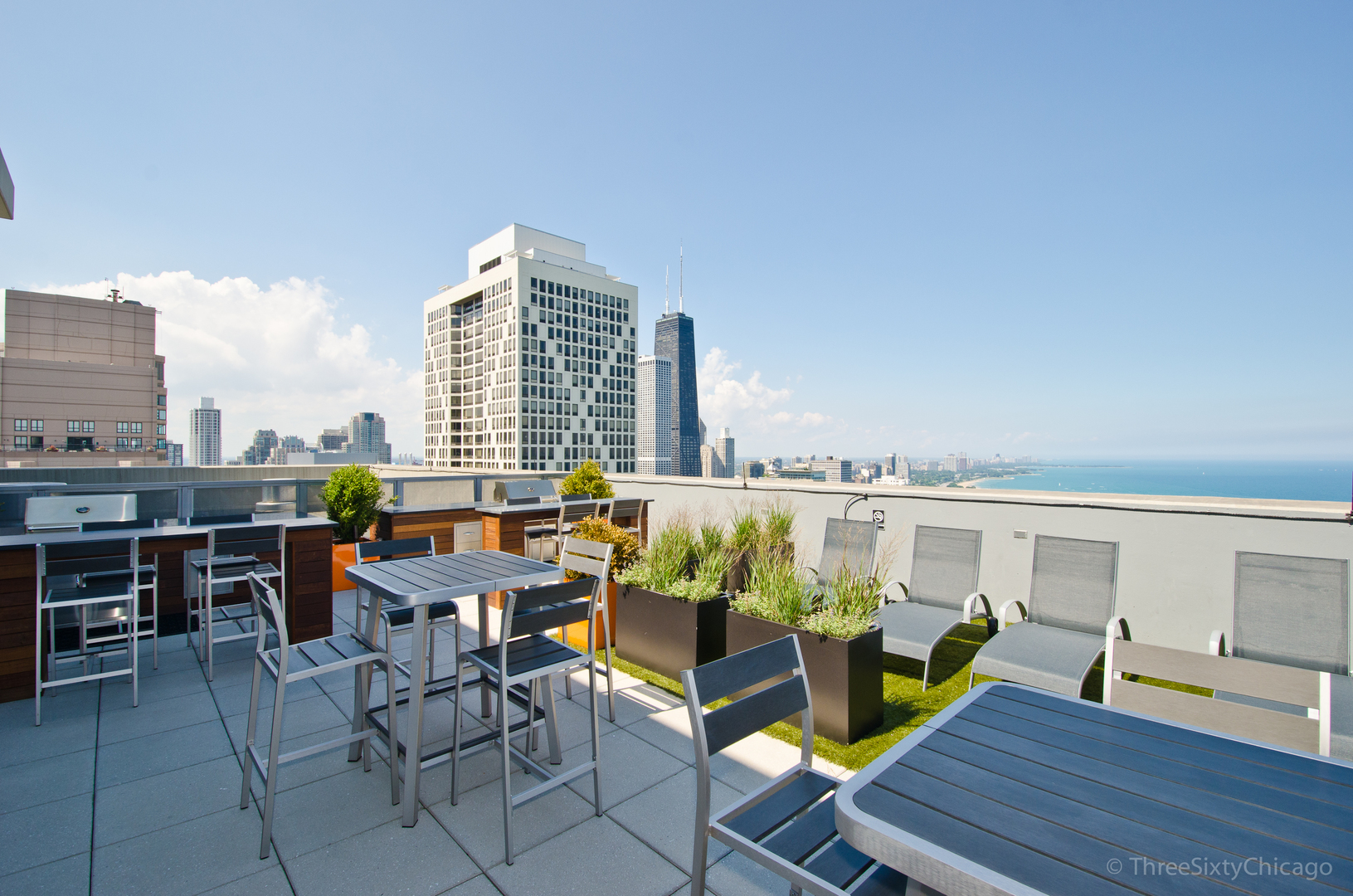 600 N Lake Shore Drive Unit: 2010