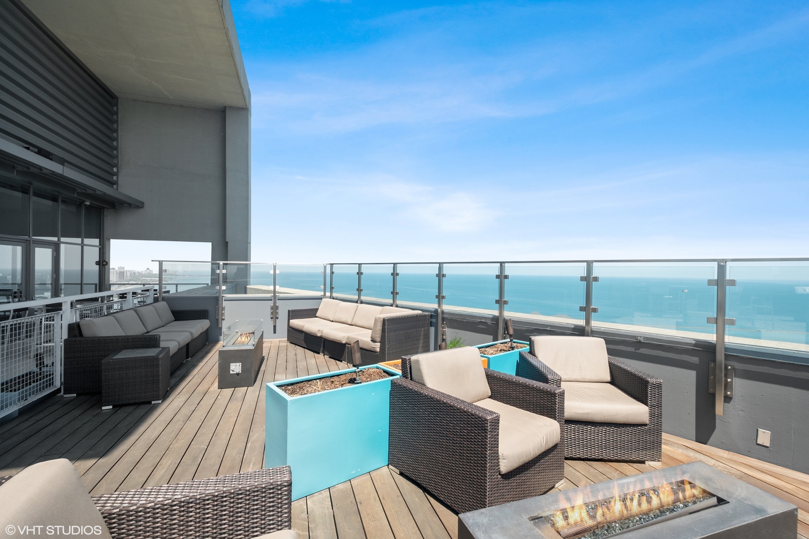 600 N Lake Shore Drive Unit: 2010