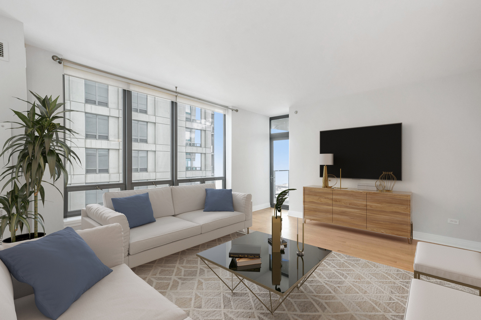 600 N Lake Shore Drive Unit: 2010