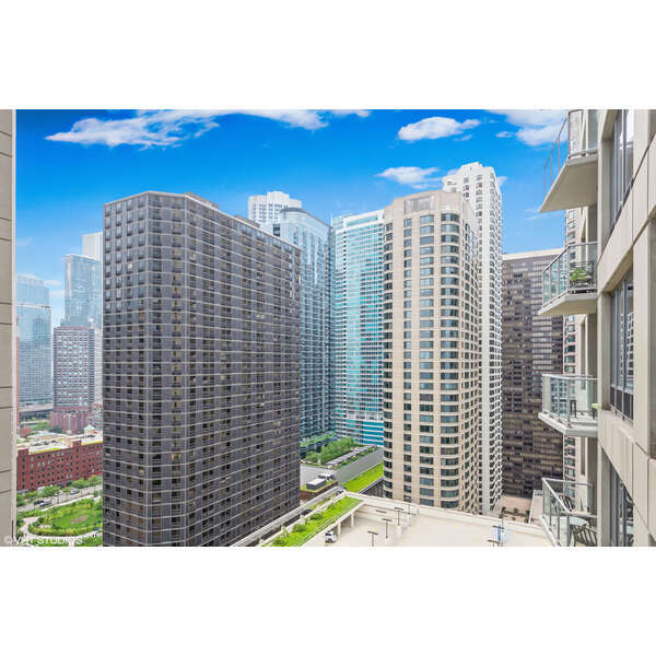 600 N Lake Shore Drive Unit: 2203