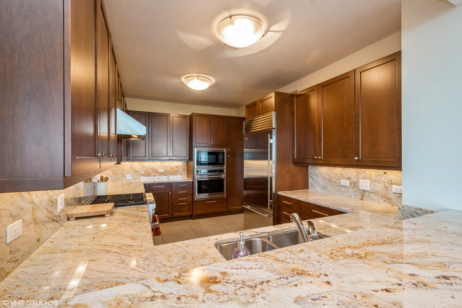 600 N LAKE SHORE Drive Unit: 812