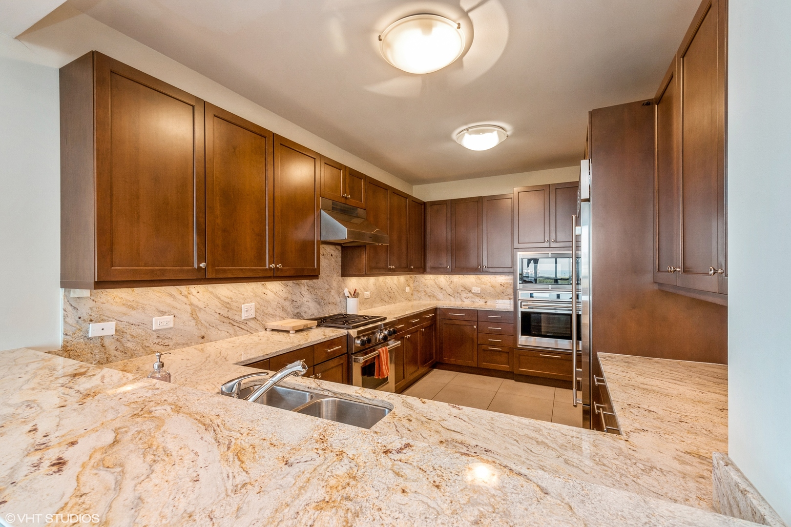 600 N LAKE SHORE Drive Unit: 812