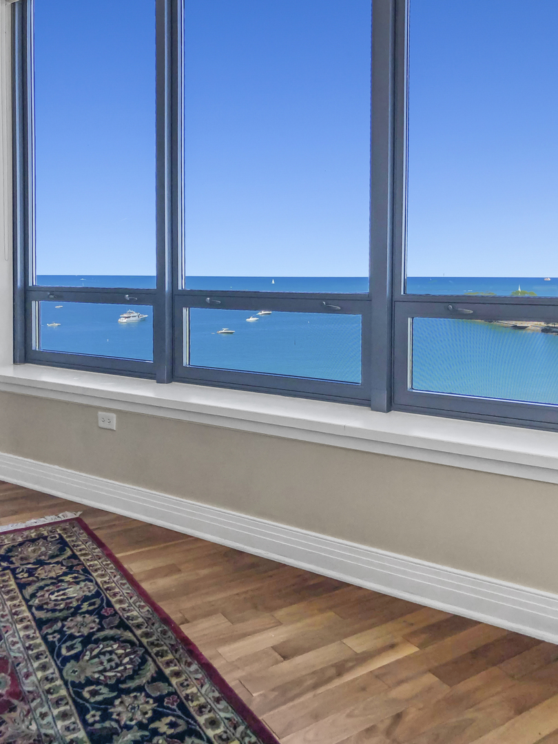 600 N LAKE SHORE Drive Unit: 812