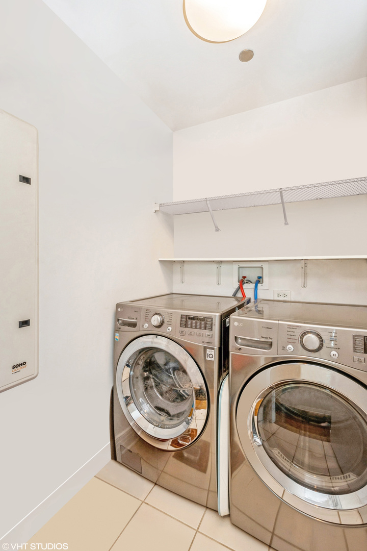 600 N LAKE SHORE Drive Unit: 812