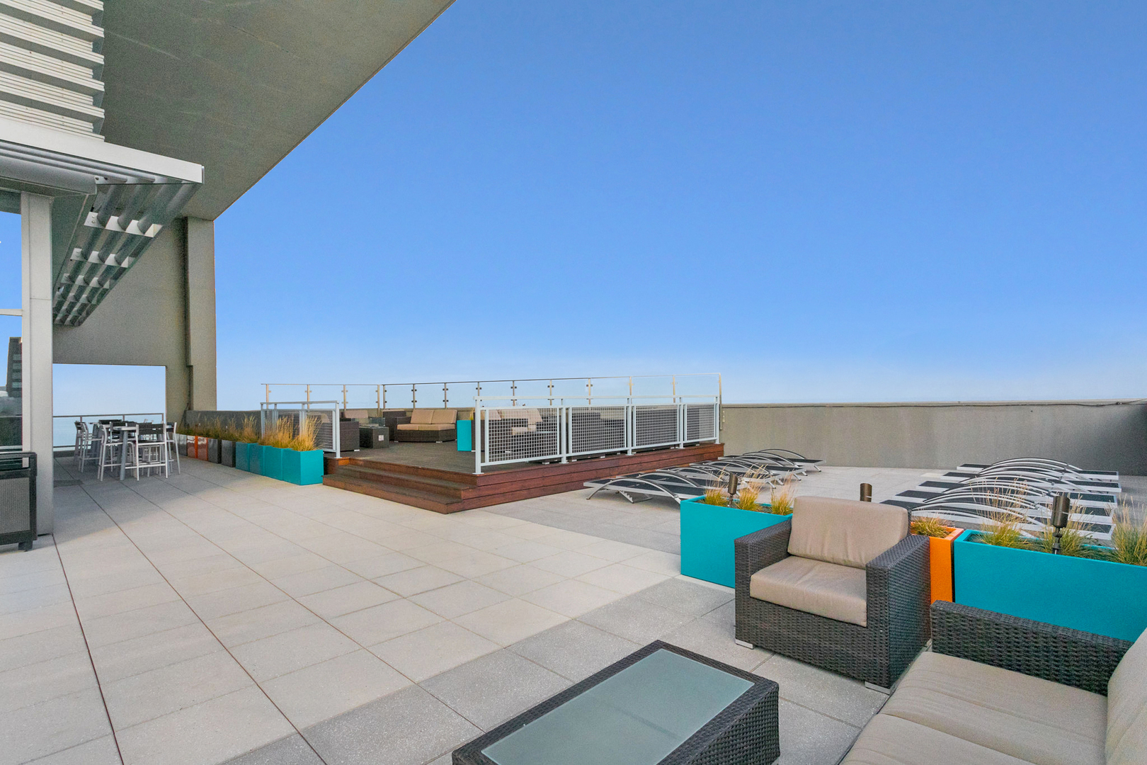 600 N LAKE SHORE Drive Unit: 812