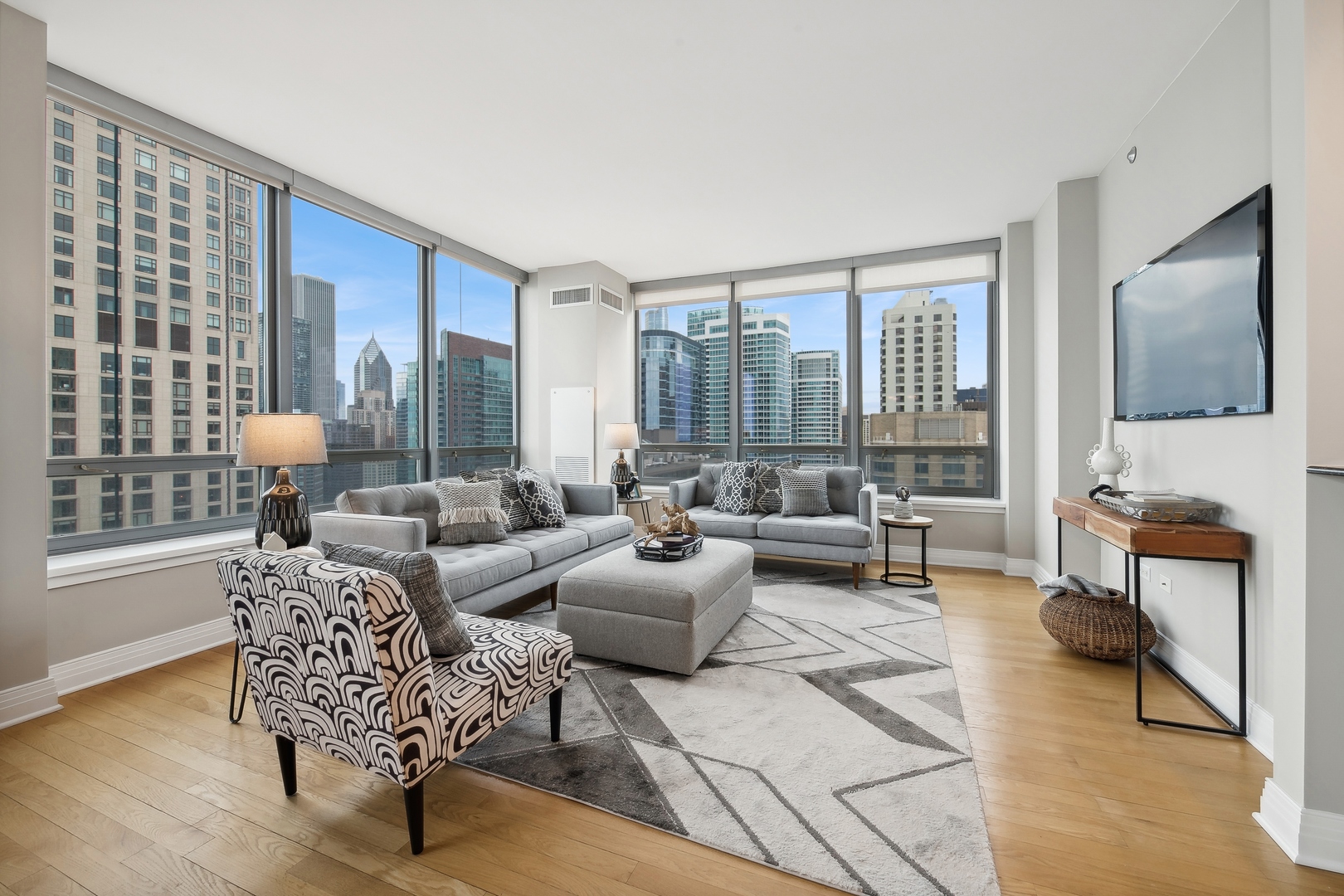 600 N LAKE SHORE Drive Unit: 3508