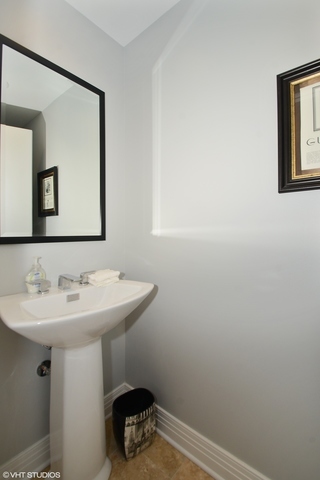 600 N LAKE SHORE Drive Unit: 1007
