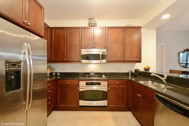 600 N LAKE SHORE Drive Unit: 1007