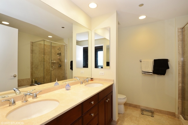 600 N LAKE SHORE Drive Unit: 1007