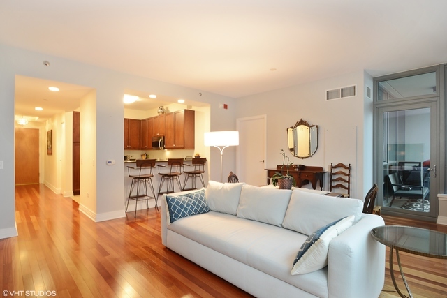 600 N LAKE SHORE Drive Unit: 1007
