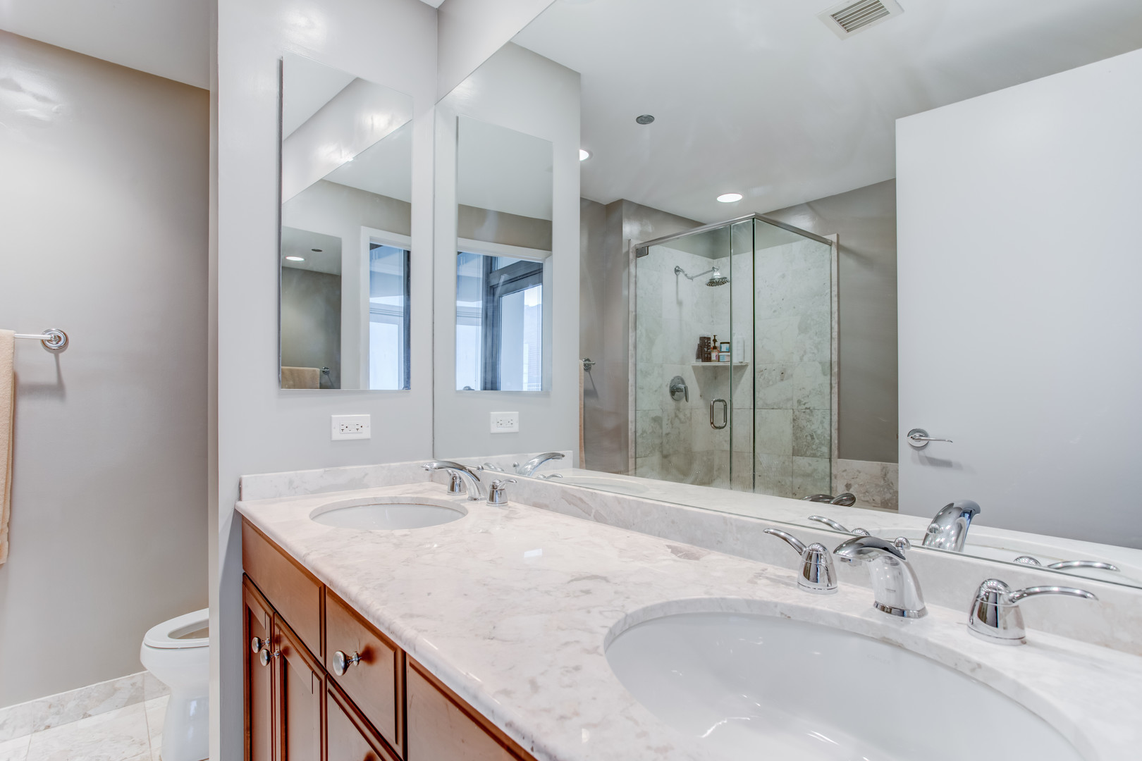 600 N Lake Shore Drive Unit: 3210