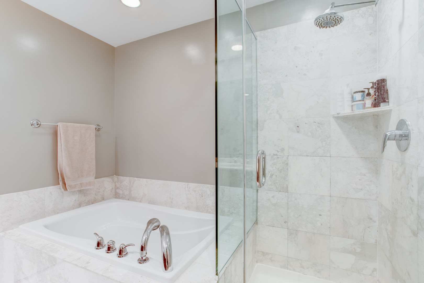 600 N Lake Shore Drive Unit: 3210