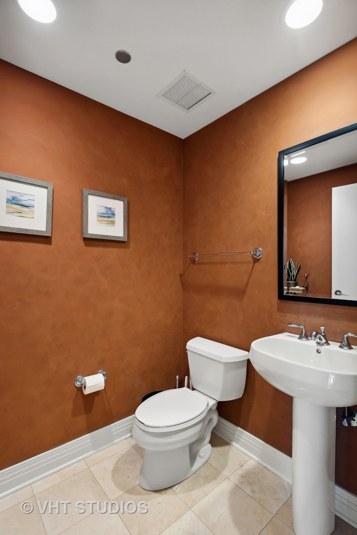 600 N LAKE SHORE Drive Unit: 1410