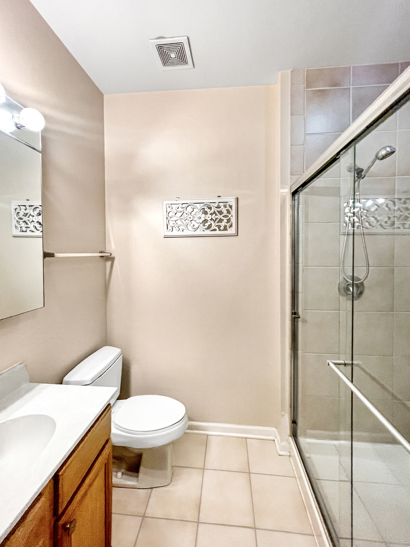 808 W University Lane Unit: 2A