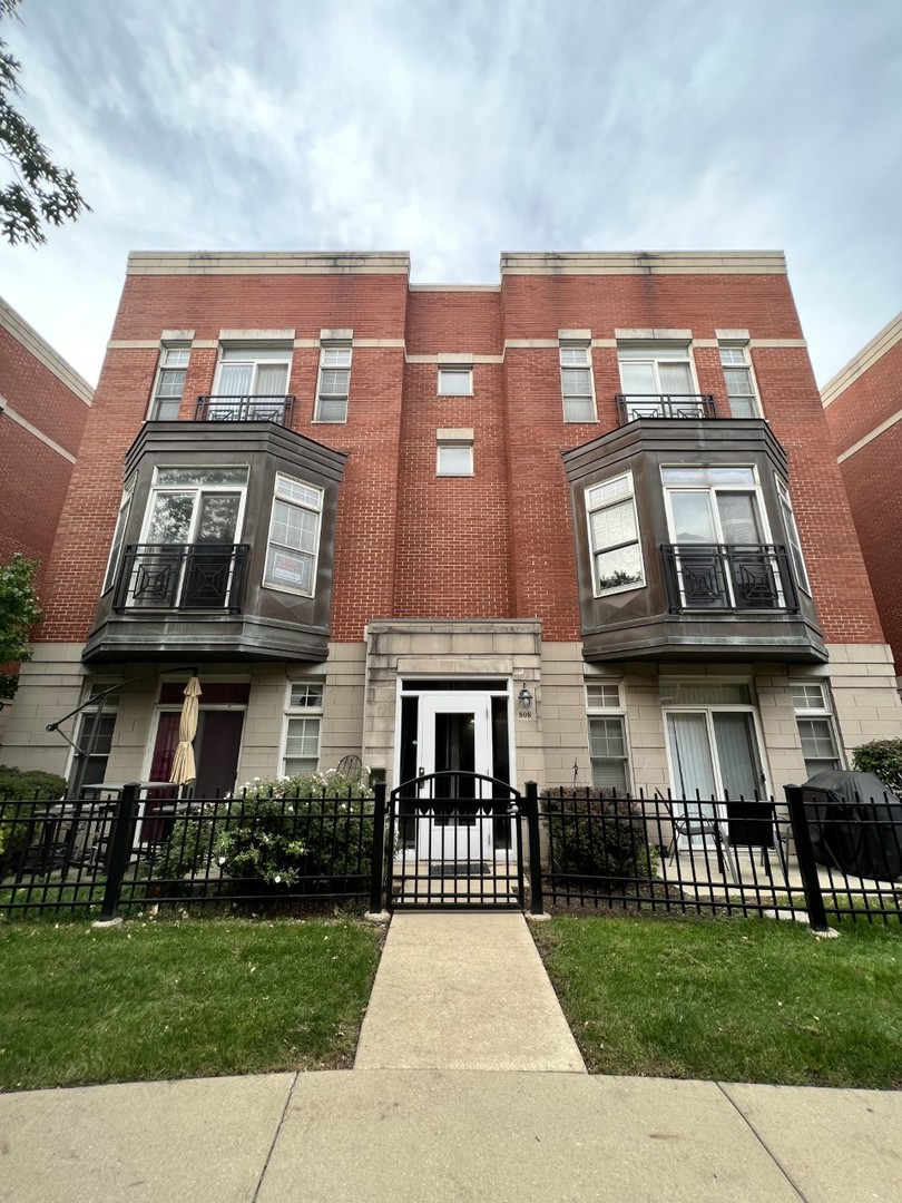 808 W University Lane Unit: 2A