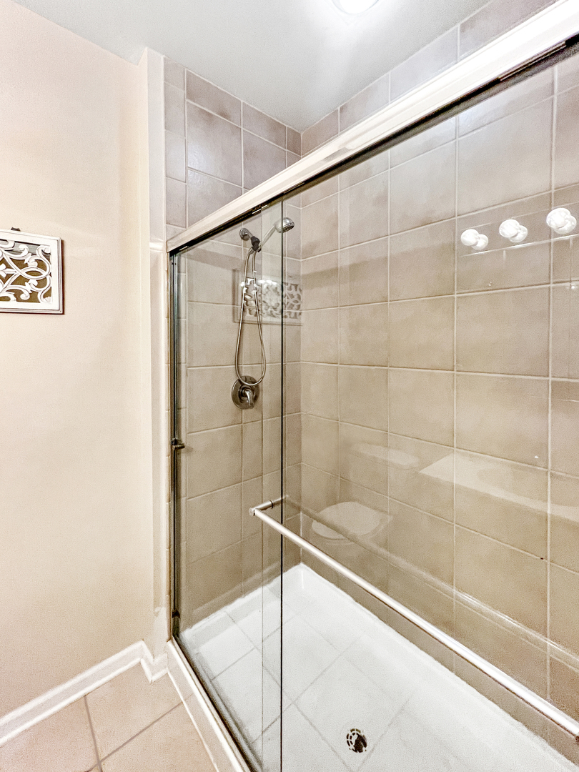 808 W University Lane Unit: 2A