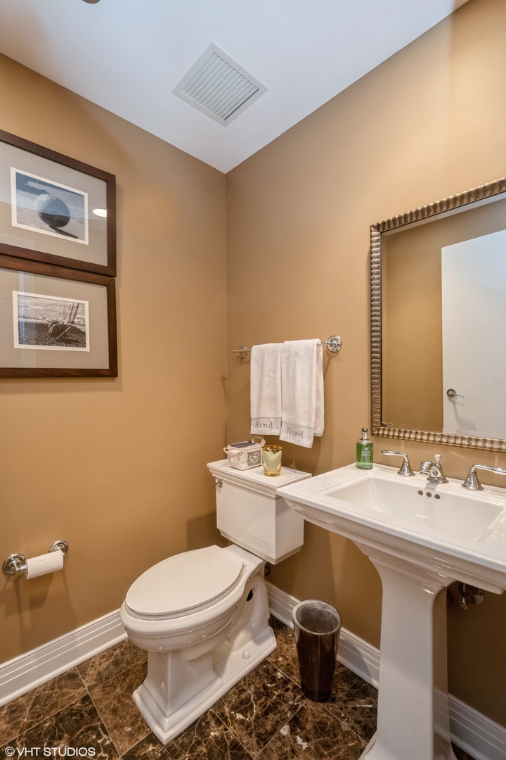 600 N LAKE SHORE Drive Unit: 3310