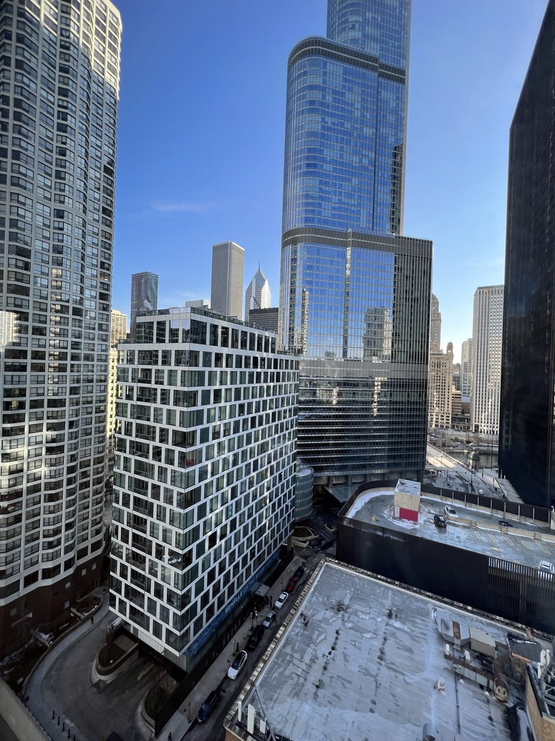 440 N WABASH Avenue Unit: 2509