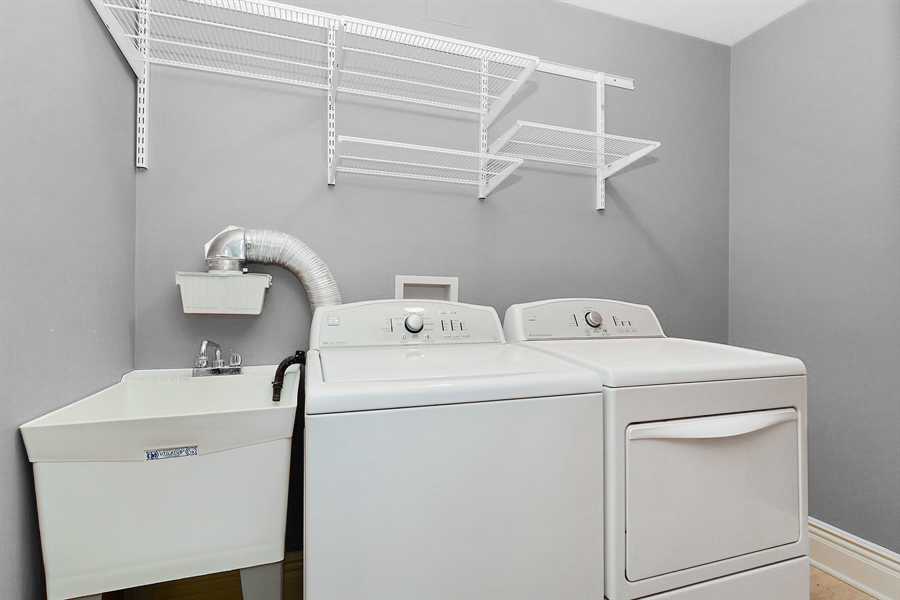211 E Ohio Street Unit: 2907