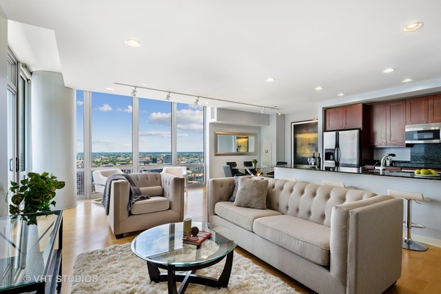 737 W WASHINGTON Boulevard Unit: 2508