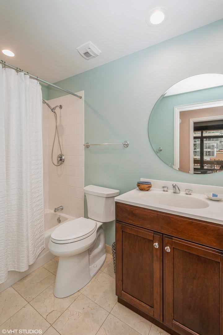 530 N Lake Shore Drive Unit: 1003