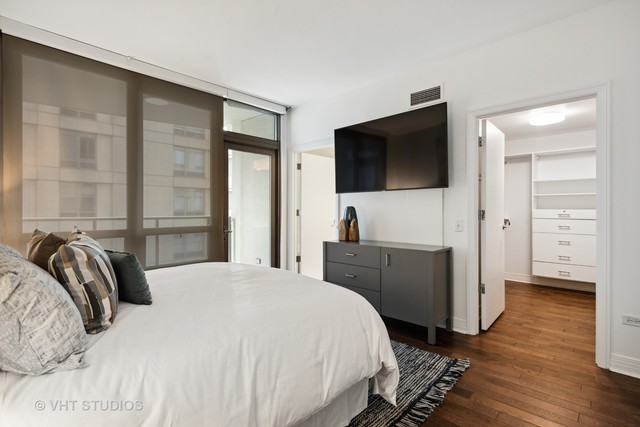 600 N LAKE SHORE Drive Unit: 2910