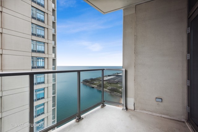 600 N LAKE SHORE Drive Unit: 2910