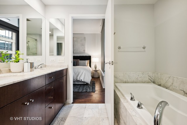 600 N LAKE SHORE Drive Unit: 2910