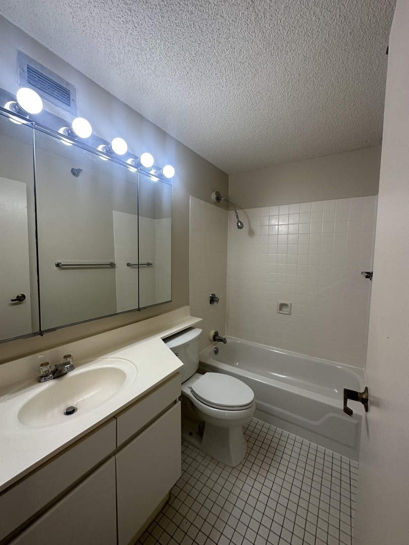 440 N Wabash Avenue Unit: 3301