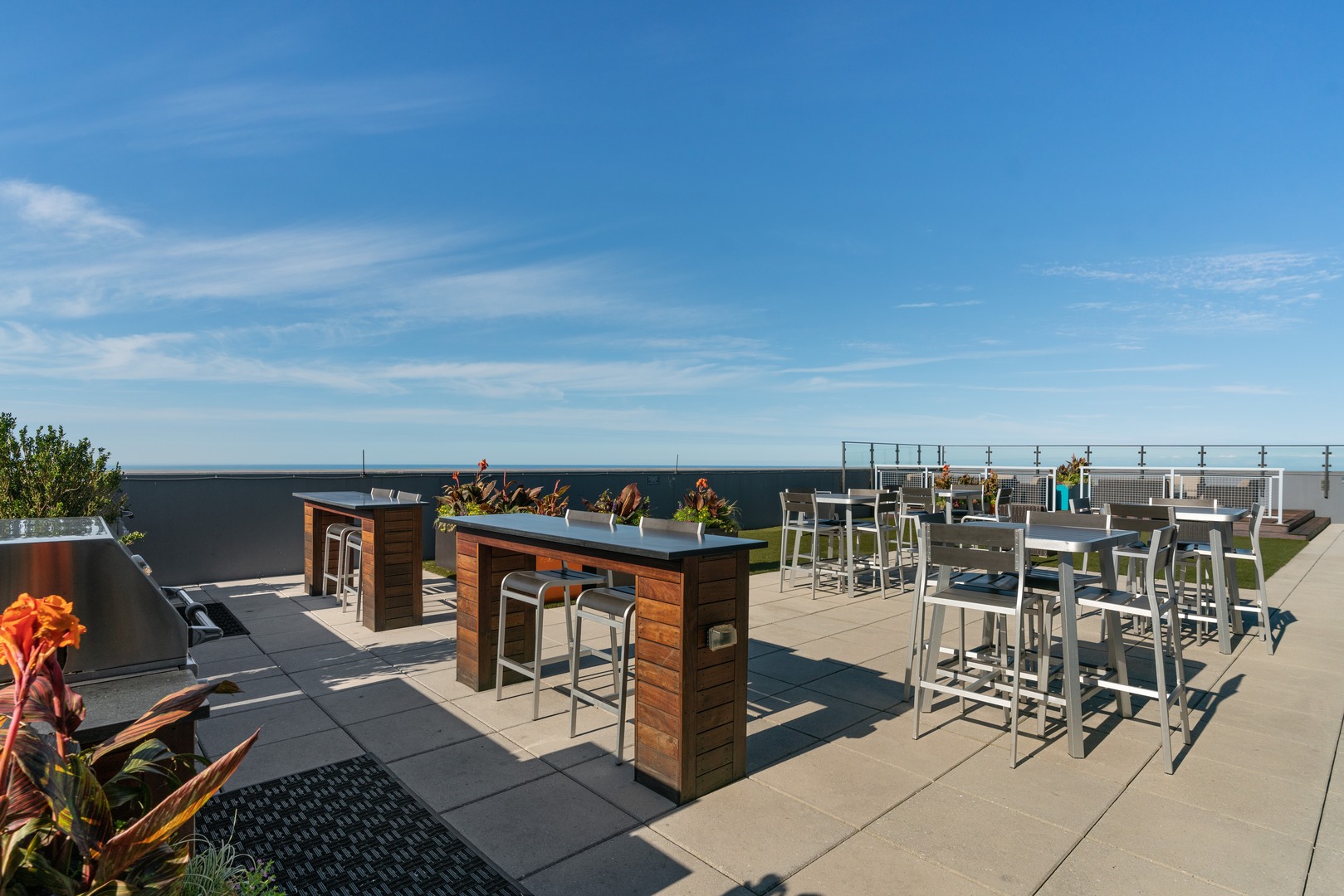 600 N LAKE SHORE Drive Unit: 2205