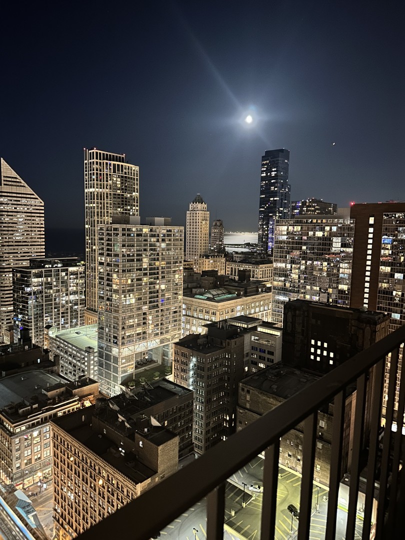 200 N Dearborn Street Unit: 4306