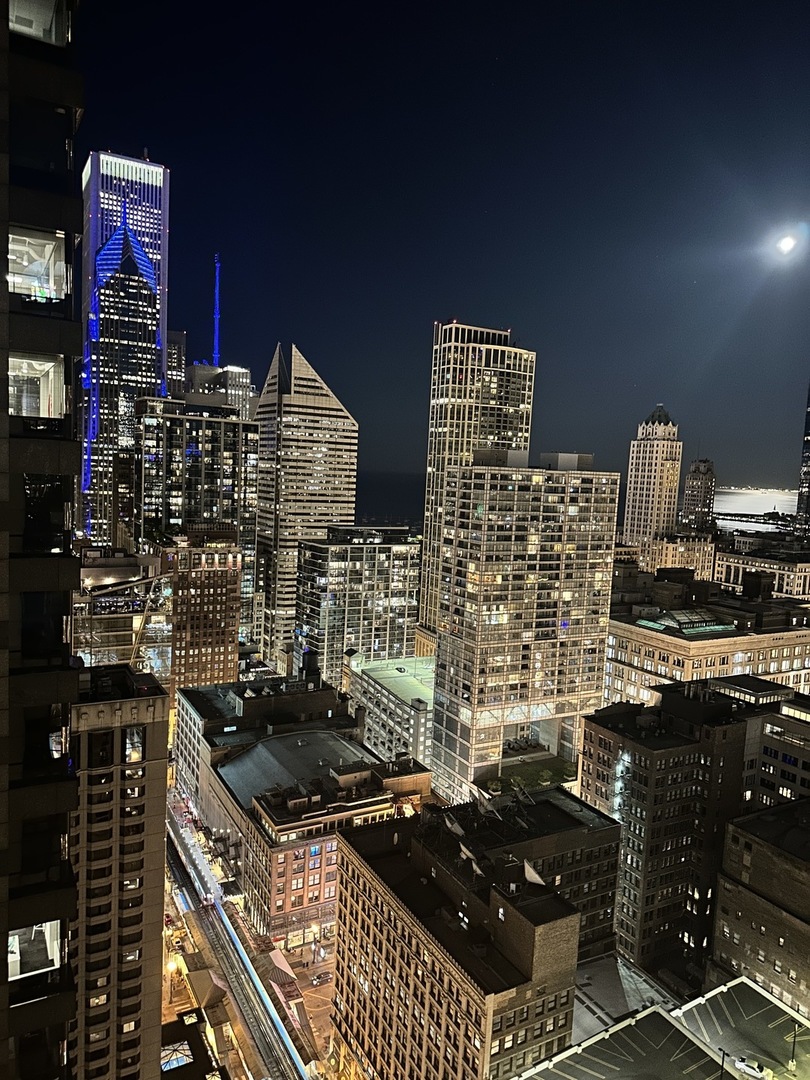 200 N Dearborn Street Unit: 4306