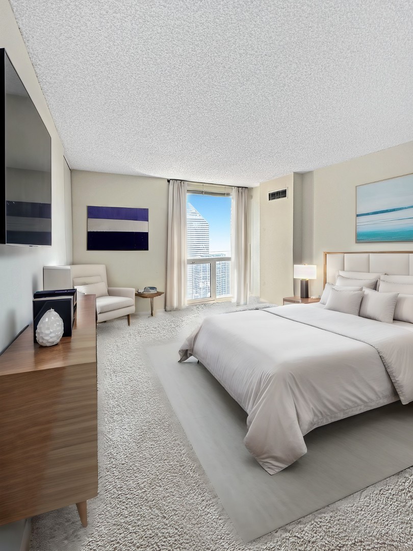 200 N Dearborn Street Unit: 4306