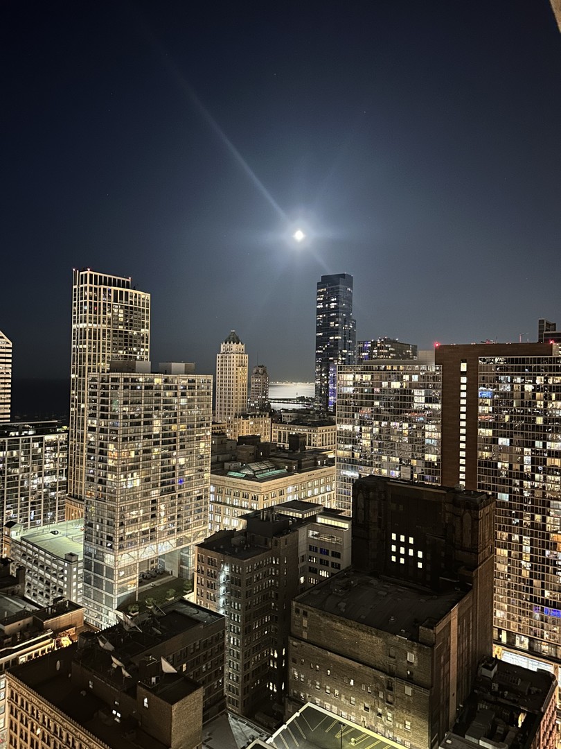 200 N Dearborn Street Unit: 4306