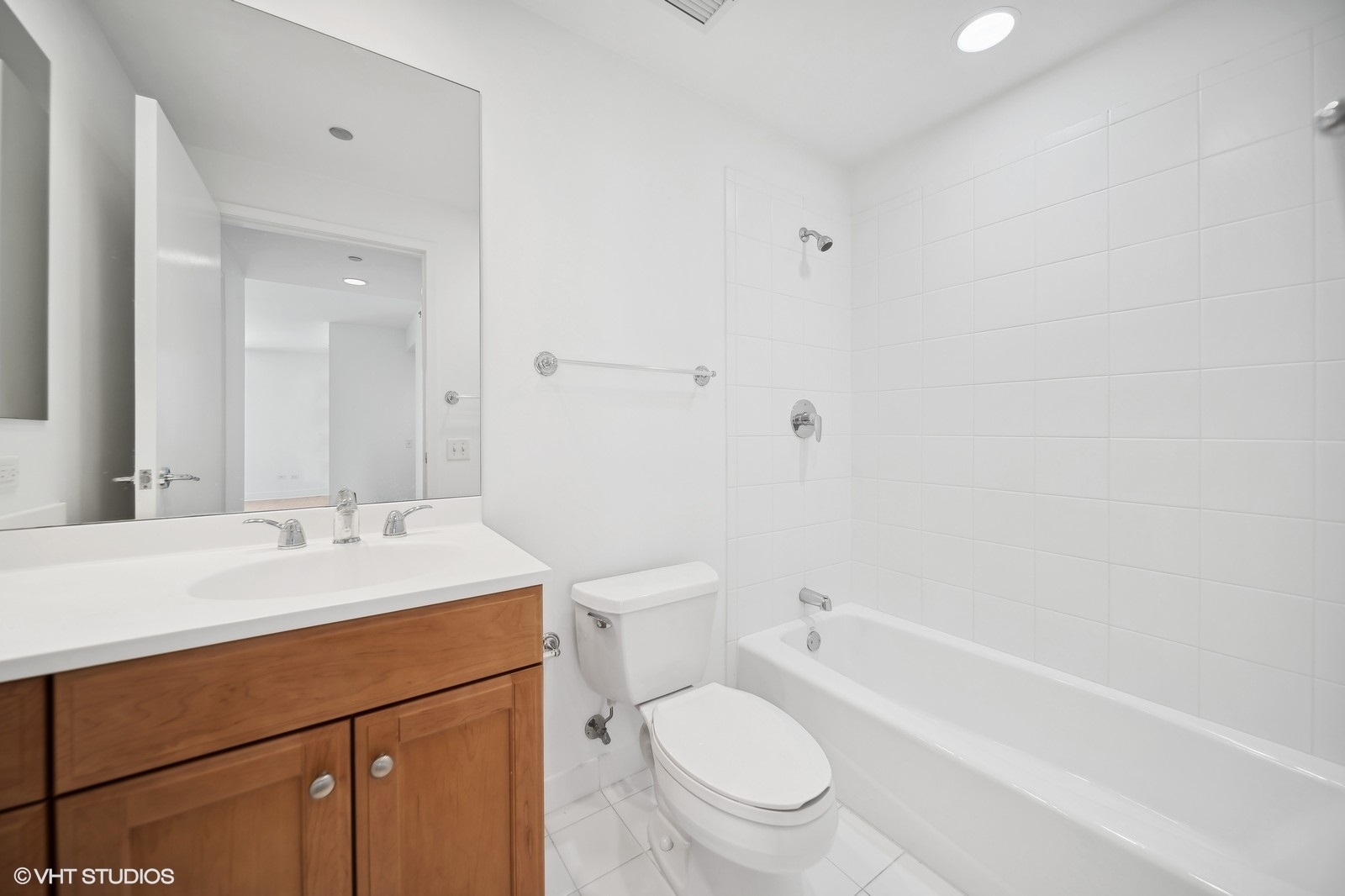 600 N Lake Shore Drive Unit: 2309
