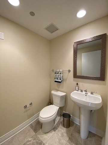 600 N Lake Shore Drive Unit: 4210