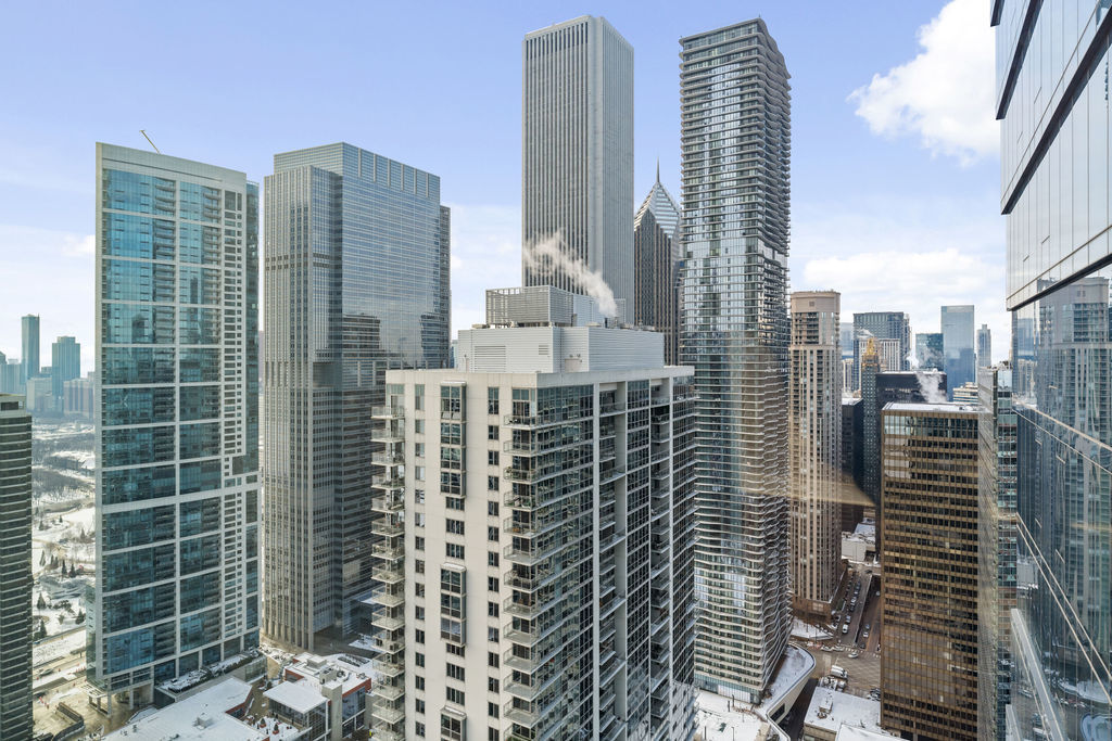 363 E Wacker Drive Unit: 3607